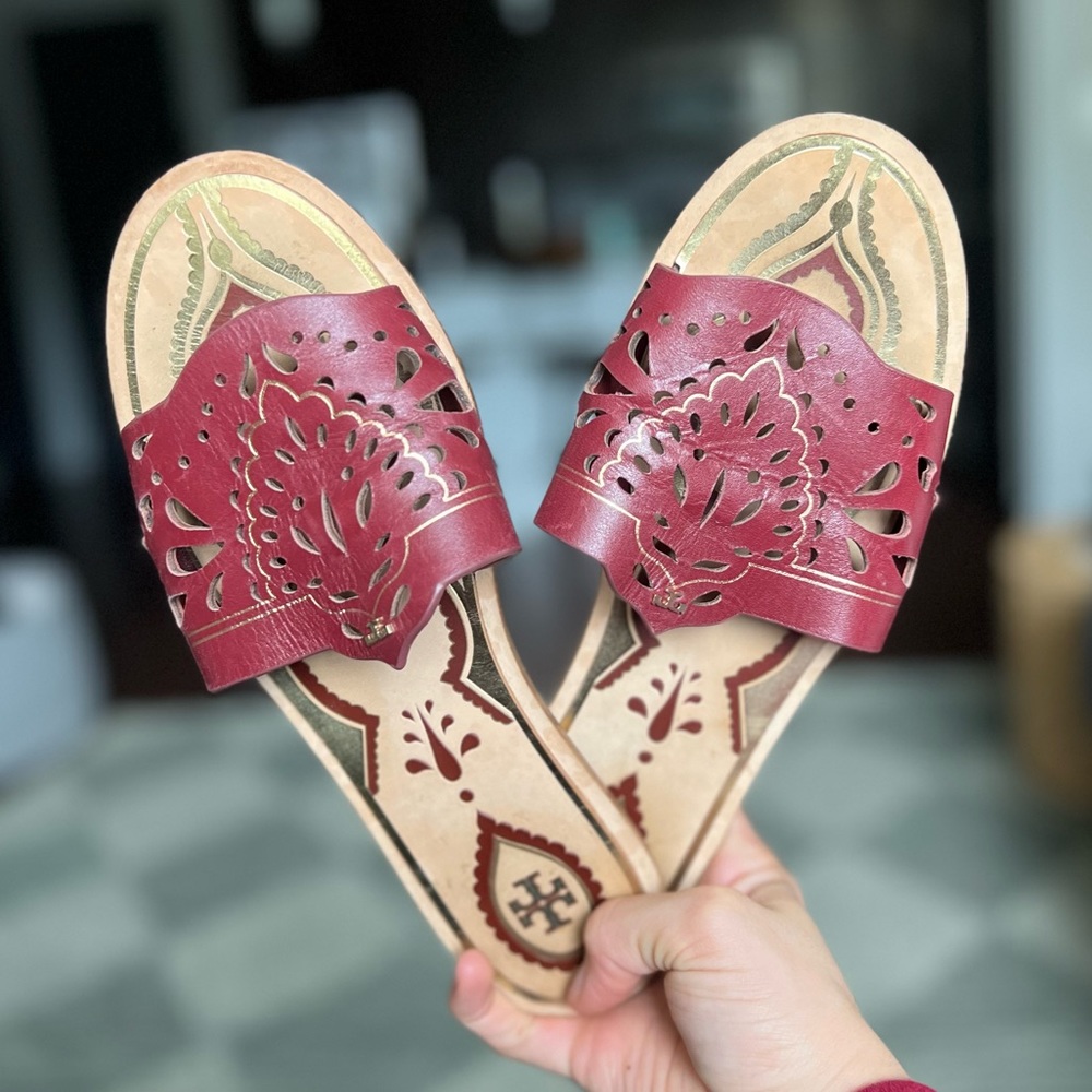 Tory Burch leather sandals, size 8, maroon/gold - Picture 1 of 4